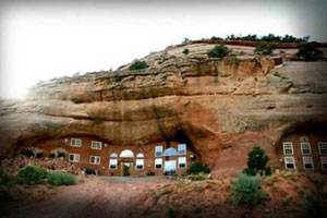 cave-palace-ranch_300x200.jpg