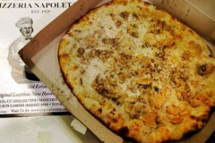 New Haven, CT: Frank Pepe Pizzeria Napoletana 
