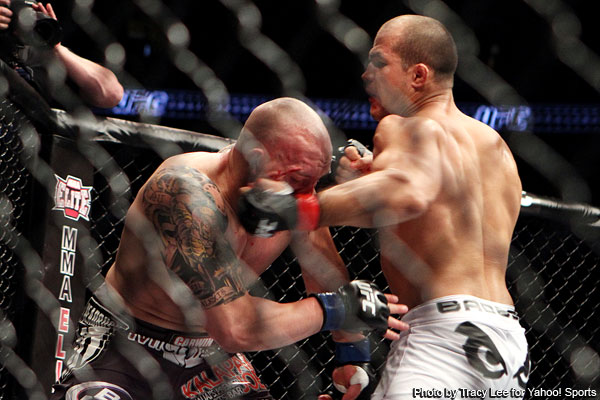 Dos Santos? vicious attack locks up title shot and leaves Carwin?s nose broken