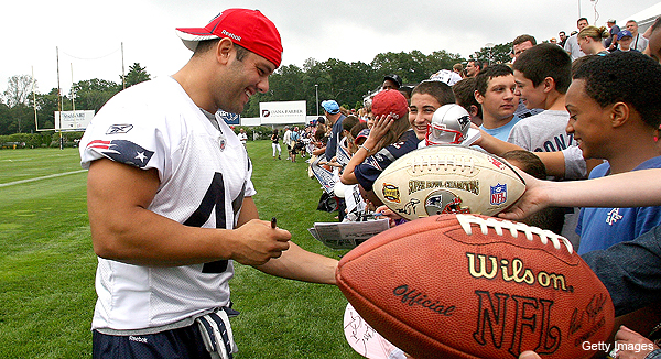 Patriots’ Eric Kettani leaves football for active duty in the Navy