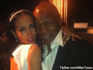 Tyson pulls a fast one in Vegas, renews his wedding vows at birthday party