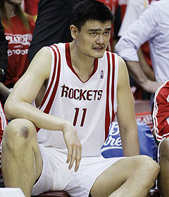 Yao says he may quit if foot doesn’t fully heal 1280257711.jpg?&sig=0uagoAzp4gFCSF87n