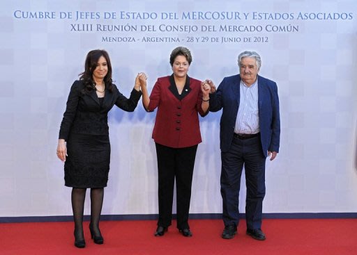 Cristina Kirchner, Dilma Rousseff e José Mujica em cúpula do Mercosul em Mendoza