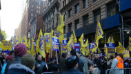 爭權益  紐約勞工街頭抗議
