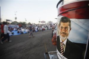 Egypt welcomes U.S. remarks on Mursi; food stocks dwindle 2013-07-11T201102Z_5_CBRE9691OE000_RTROPTP_2_EGYPT-PROTESTS-WHITEHOUSE