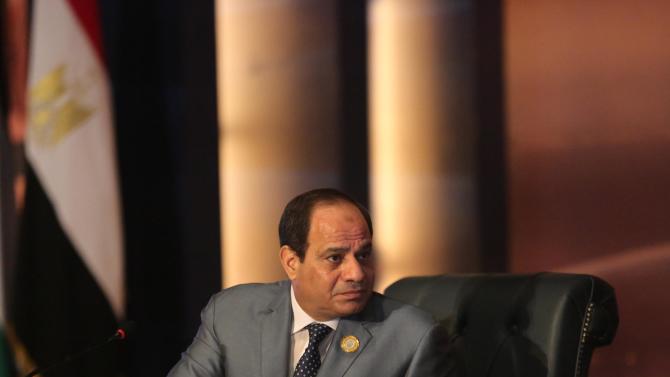 Egyptian President Abdel Fattah al-Sisi chairs an Arab foreign ministers meeting during an Arab summit in Sharm el-Sheikh, South Sinai, Egypt, Sunday, March 29, 2015. Arab League member states have agreed in principle to form a joint inter-Arab military peacekeeping force. The agreement is a telling sign of a new determination among Saudi Arabia, Egypt and their allies to intervene aggressively in regional hotspots, whether against Islamic militants or spreading Iranian power. (AP Photo/Thomas Hartwell)