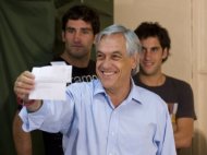 Colégio eleitoral chileno, nas eleições de janeiro de 2010, separa eleitores homens de mulheres.