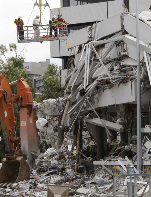 NZ engineers found building safe before collapse