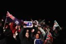 Falkland, residenti in festa a Stanley per il risultato del referendum che ha confermato quasi all'unanimità la volontà di restare nel Regno Unito