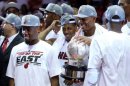 Los jugadores de Miami Heat celebran la coronación en la Conferencia Este de la NBA, el 3 de junio de 2013 en Miami.