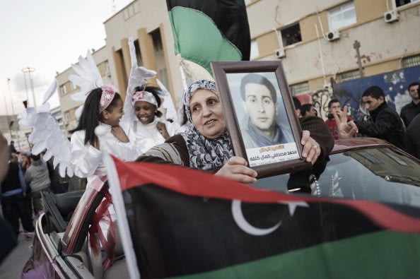 صور لاحتفالات الليبيين بمرور عام على ثورتهم ضد القذافي  139074607-jpg_171142