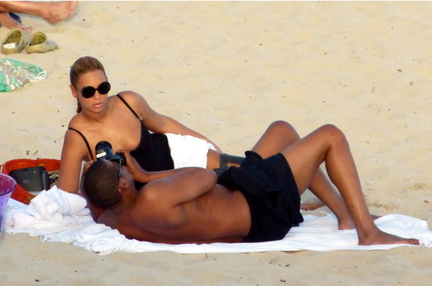 Beyoncé y Jay-Z en la playa!  T30839947