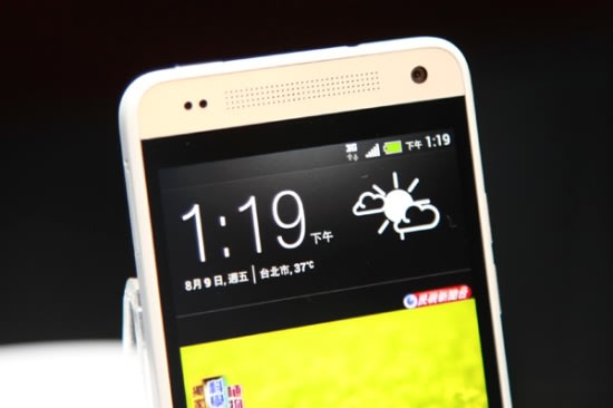 HTC One mini 前置相機為 F 2.0 的 160 萬畫素相機
