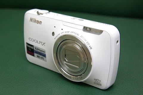 結合 Android 的可能性之獸， Nikon S800c 動手玩