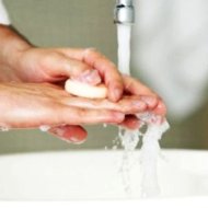 Mana yang Sehat: Cuci Tangan vs Hand Sanitizer?