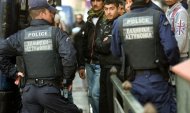 Σβήνουν καταδίκες και χαρίζουν ελληνική ιθαγένεια σε αλλοδαπούς εγκληματίες