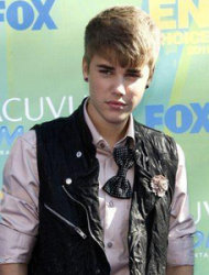 Justin Bieber Suka Pakai Celana Jeans Wanita