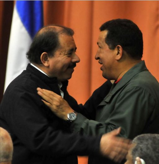 Daniel Ortega felicita a Chávez "por su formidable triunfo"