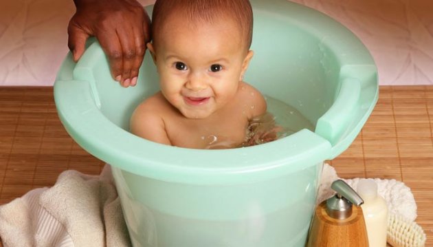 حمام الطفل الرضيع وطرق مختلفة له... 347713