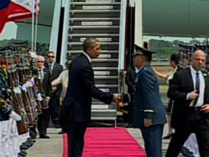 Raw: President Obama Arrives in the Philippines