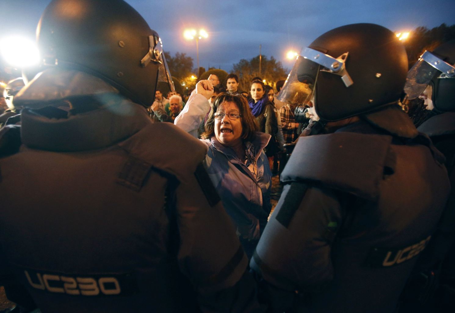 В Испании пытались штурмом взять парламент 