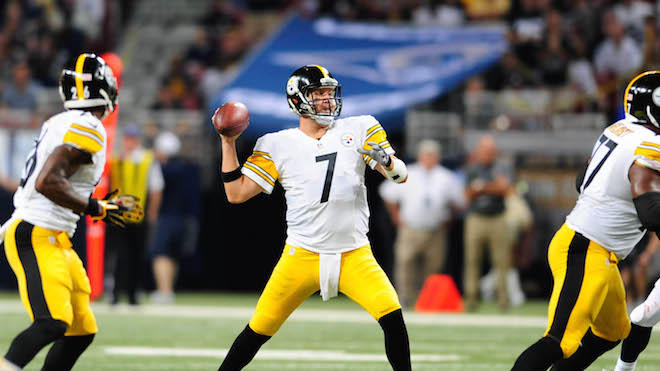 Ben Roethlisberger Suffers a Terrible Knee Injury, Michael Vick Takes the Field