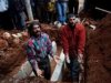 Συρία: Aνακαλύφθηκαν 122 πτώματα σε προάστιο