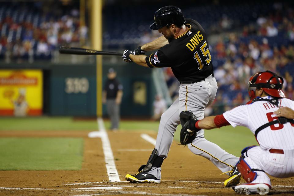 Liriano fans 12 in Pirates' 4-1 win over Phillies