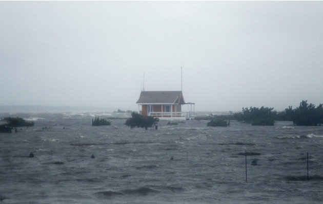 Huracán Irene avanza camino a Costa Este de EEUU - Página 2 Fa2eac6b4ff81813f70e6a70670070bc