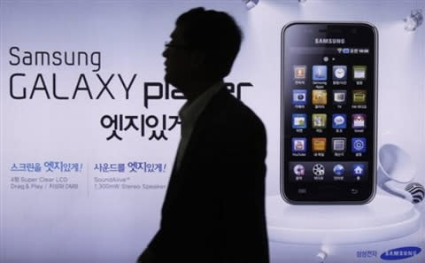 Samsung ki&#x001ec7;n l&#x001ea1;i Apple 