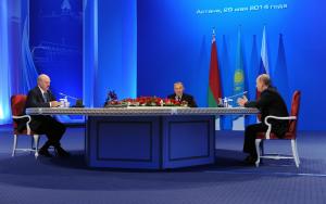 From left: Belarus President, Alexander Lukashenko,&nbsp;&hellip;