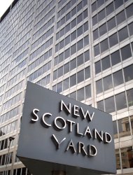Six people have been arrested fter dawn raids by detectives investigating phone hacking, Scotland Yard said