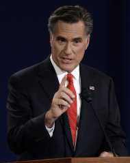 El candidato presidencial republicano Mitt Romney responde una pregunta durante el primer debate presidencial, el miércoles 3 de octubre de 2012, en la Universidad de Denver. (Foto AP/Charlie Neibergall)