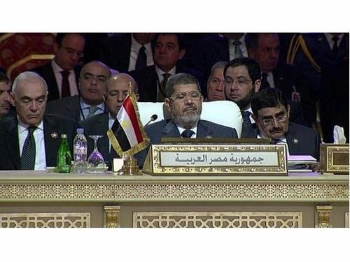  مرسي والوفد المرافق له يغفون في النوم 483795-629054440453490-1509902422-n-jpg_153016
