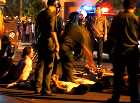 100 cảnh sát vây ráp nhóm giang hồ Sài Gòn Truy-quet-1_035753