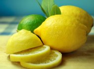 تقوية جدار الأوعية الدموية وطرد السموم أهم فوائد الليمون 20140121105528