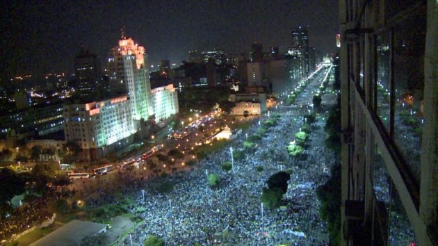Durante 2013, diversas manifestações ocorreram no Brasil. Muitas foram contrárias a realização da Copa do Mundo no país.