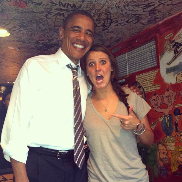 Obama picture with student at Colorado bar goes viral