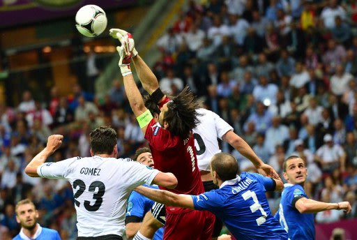 صور من مباراة الدور قبل النهائي ليورو 2012 بين إيطاليا وألمانيا 000-Par7199943-jpg_201538