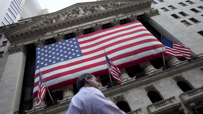 US stocks gain as dollar rally wanes; Banks jump