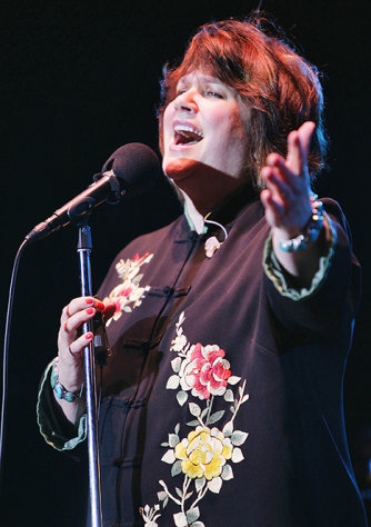 Linda Ronstadt Has Parkinson's Disease, Can No Longer Sing