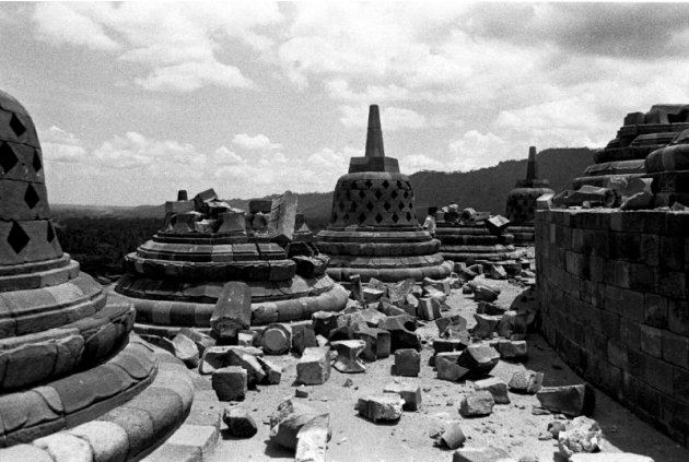 Seputar Dunia Menjaga Merawat Peninggalan Sejarah Candi Borobudur Relawan Masyarakat