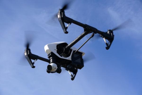 Un drone, au dessus du Champ du Val