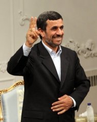 Ahmadinejad acusou ainda que os Estados Unidos possuem 5.000 bombas atômicas