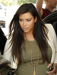 Kim Kardashian Akhirnya Angkat Bicara Soal Anaknya