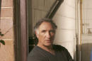 Judd Hirsch starred in Independence Day