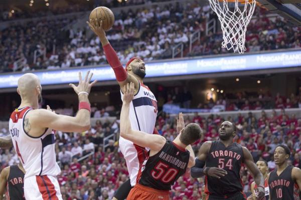 GAME 3 - Rockets & Wizards up 3-0; Spurs beat down Clippers 20150425-635655366833771663w