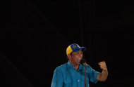 El candidato opositor a la presidencia de Venezuela Henrique Capriles durante un acto de campaña en Maracaibo el 3 de octubre del 2012. (AP Photo/Ariana Cubillos)