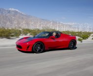 The original electric roadster will cease production as Tesla focuses on new sedan.