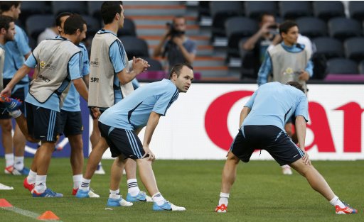 Spain soccer team attend a training session for the Euro 2012 at the Donbass Arena in Donetsk